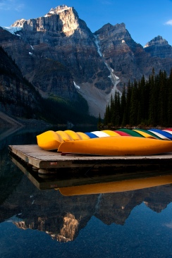 Kayaks on Morraine Lake 2